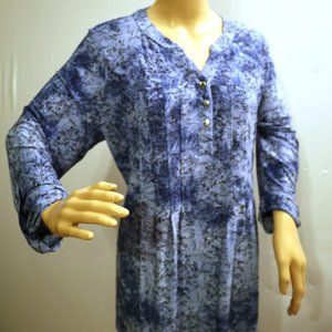 Studio Works. Like new! Beautiful, Classy Top.